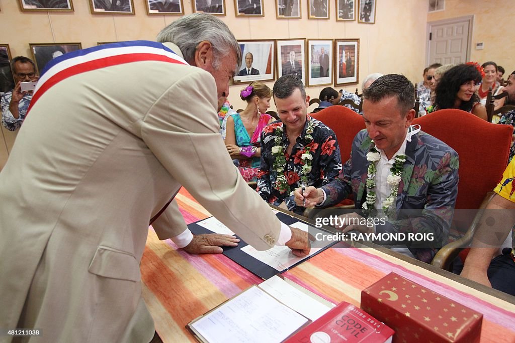 FRANCE-GAY-WEDDING