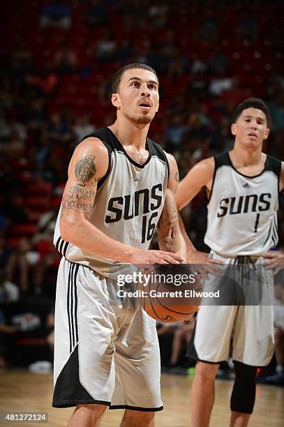 Mike James of the Phoenix Suns prepares to shoot against the Chicago Bulls during the game on July 18, 2015 at the Thomas & Mack Center, Las Vegas,...