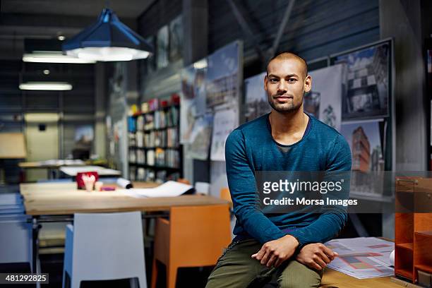 portrait of architect - 30 34 years stock pictures, royalty-free photos & images