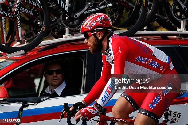 Luca Paolini of Italy speaks to his team during the E3 Harelbeke Cycle Race on March 28, 2014 in Harelbeke, Belgium.