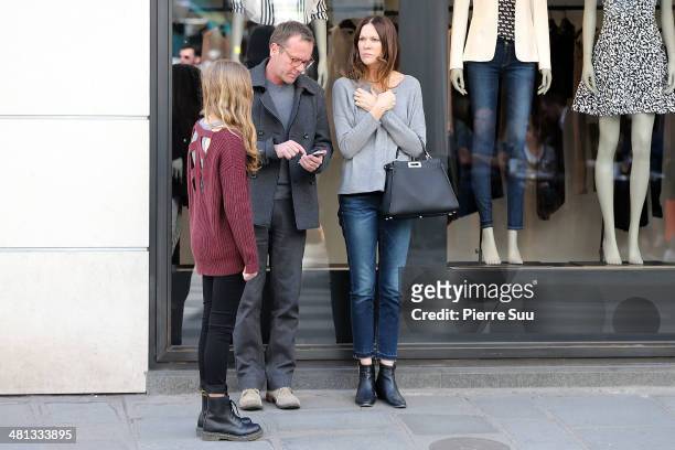 Kiefer Sutherland with his girlfriend and her daughter on vacation on March 29, 2014 in Paris, France.