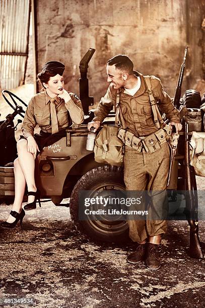 wwii us military - flirting army personnel - land army stockfoto's en -beelden