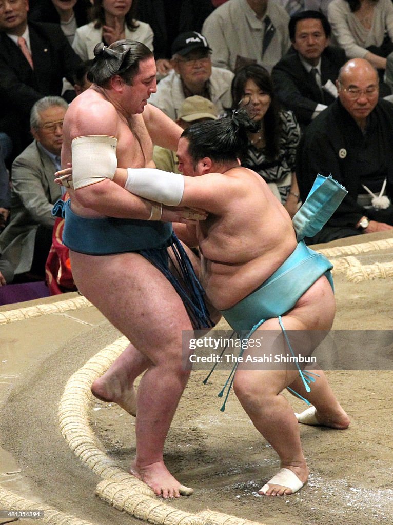 Grand Sumo Summer Tournament - Day 6