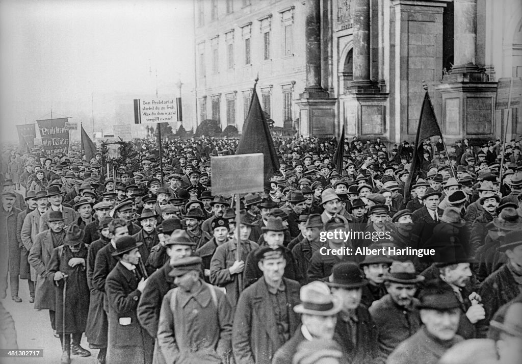 Weimar Republic. Communist rally in Berlin , 1919. News Photo - Getty ...
