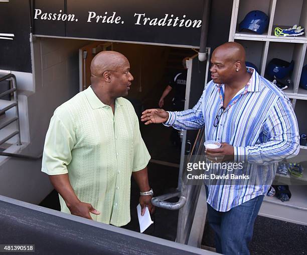 Former White Sox Bo Jackson and Frank Thomas talk before the game between the Chicago White Sox and the Kansas City Royals on July 17, 2015 at U.S....