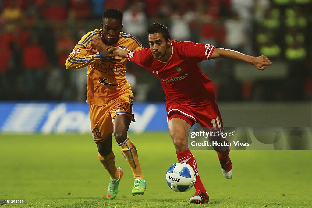 Toluca v Tigres UANL - Clausura 2014 Liga MX