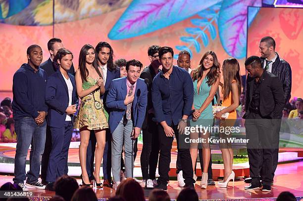 Actors Nathan Kress, Noah Munck, Victoria Justice, Drake Bell, Avan Jogia, Matt Bennett, Josh Peck, Leon Thomas III, Daniella Monet, Maree Cheatham,...