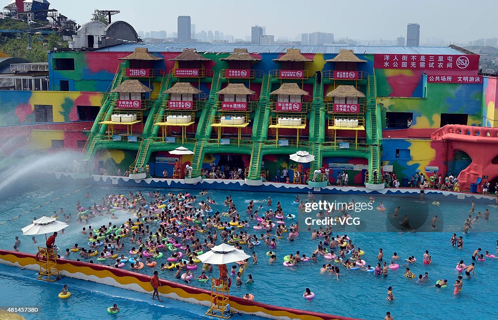 Swimming In Water To Escape High Temperature In Chongqing