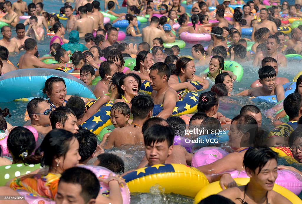 Swimming In Water To Escape High Temperature In Chongqing