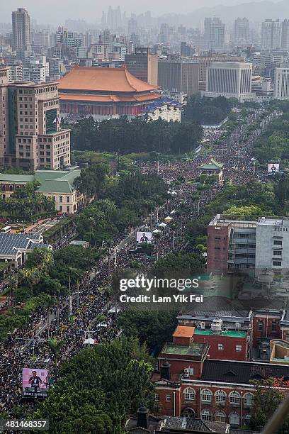 Over two hundred thousand protesters rally on March 30, 2014 in Taipei, Taiwan. Taiwanese student protesters opposing the contentious cross-strait...