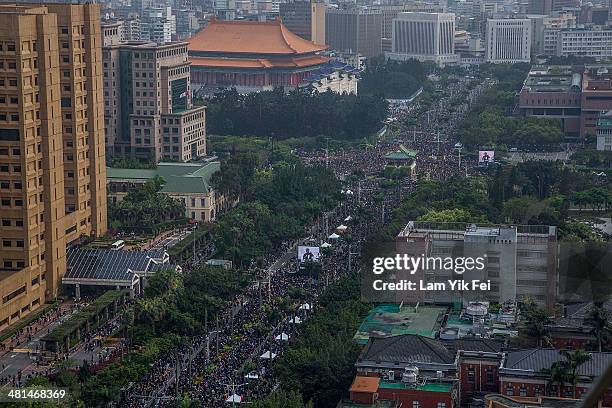 Over two hundred thousand protesters rally on March 30, 2014 in Taipei, Taiwan. Taiwanese student protesters opposing the contentious cross-strait...