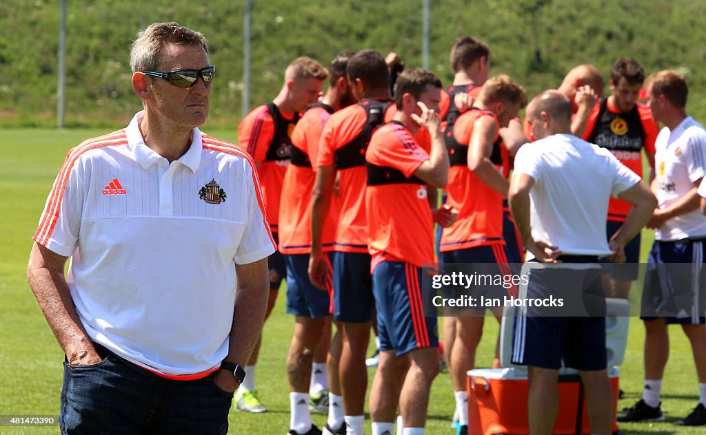 Sunderland Owner Ellis Short Visits Team Training Session