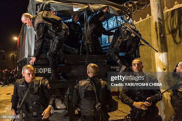 Bope Police Rio 123 Brazilian Military Police Bope Elite Unit Stock Photos, High-Res ...