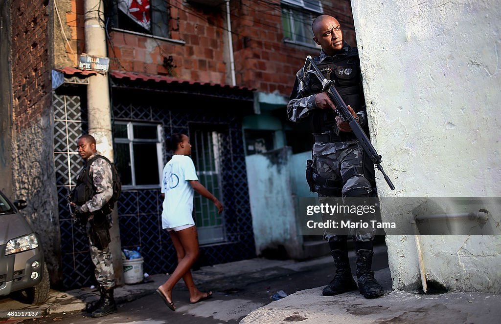 Federal Forces Occupy Mare Favela Complex