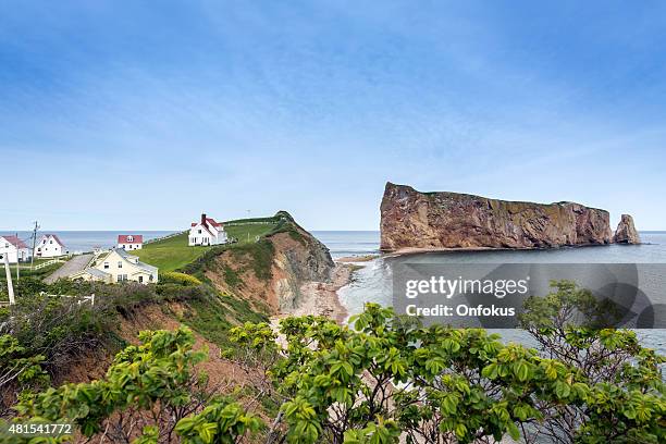 perce rock in perce, quebec canada - perce rock stock pictures, royalty-free photos & images