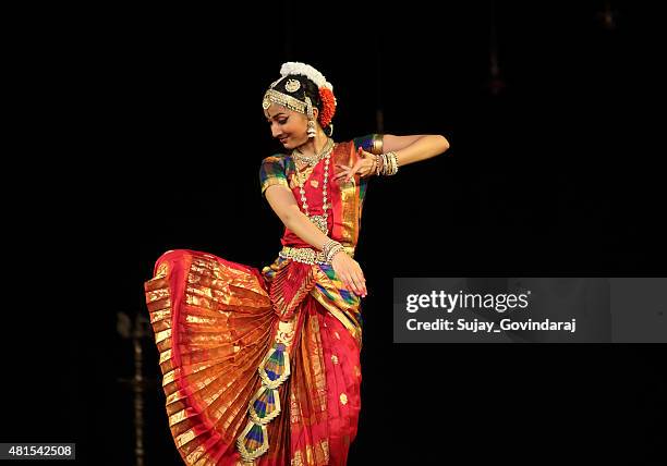 nidhi ravishankar-bharatanatyam auf - bharatanatyam dancing stock-fotos und bilder