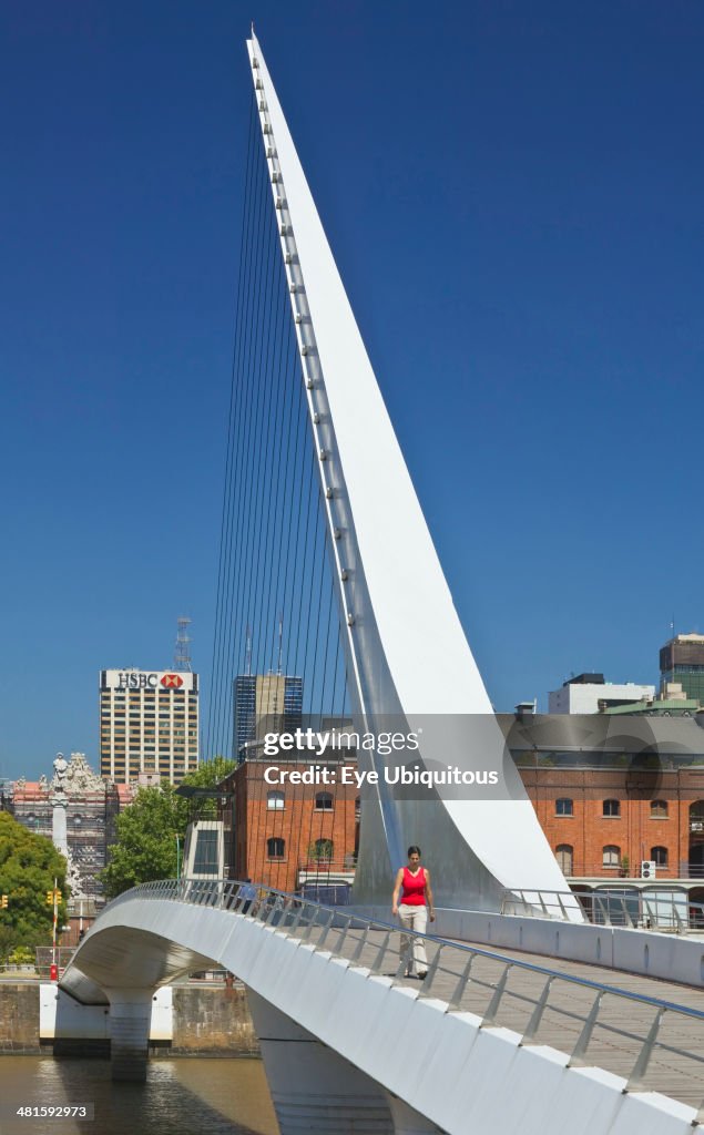 Puerto Madero, Cantilever spar cable-stayed footbridge that is also a swing bridge