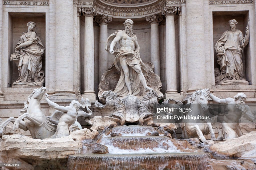 Trevi fountain in Piazza de Trevi