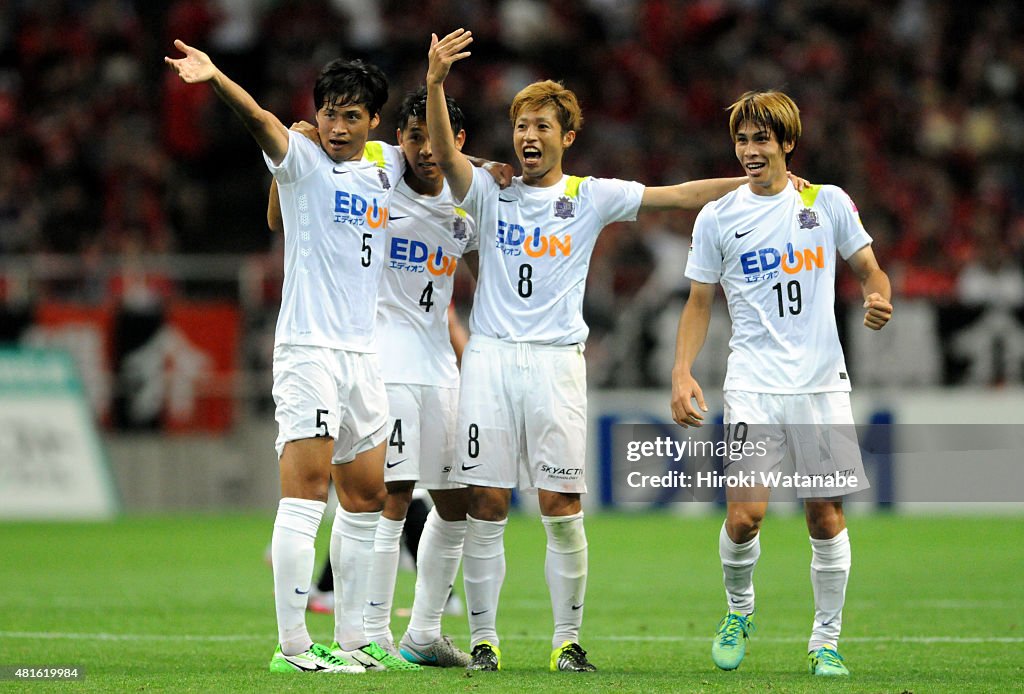 Urawa Red Diamonds v Sanfrecce Hiroshima - J.League