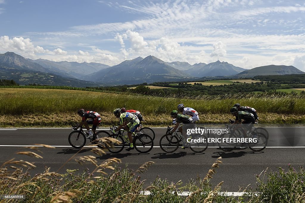 CYCLING-FRA-TDF2015-BREAKAWAY