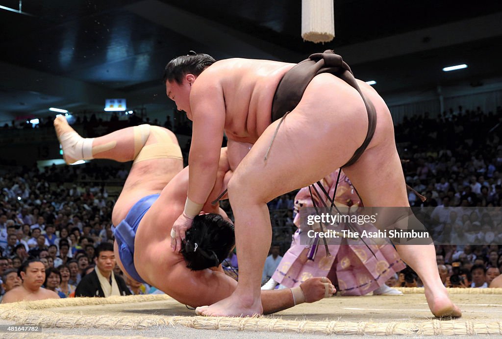 Grand Sumo Nagoya Tournament - Day 12