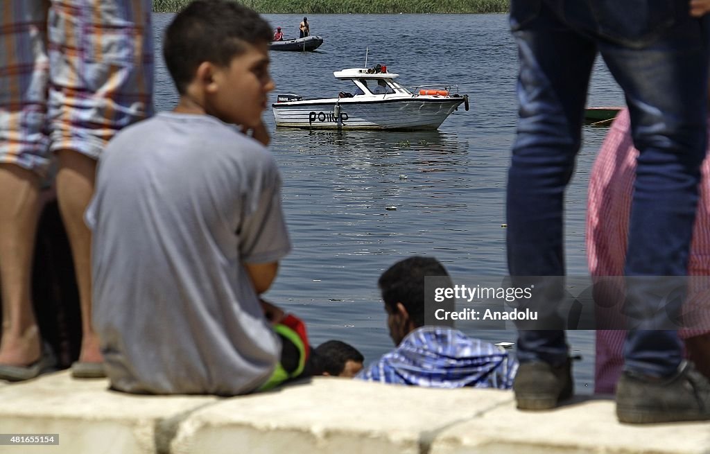 Ferryboat sinks in Egypts Nile