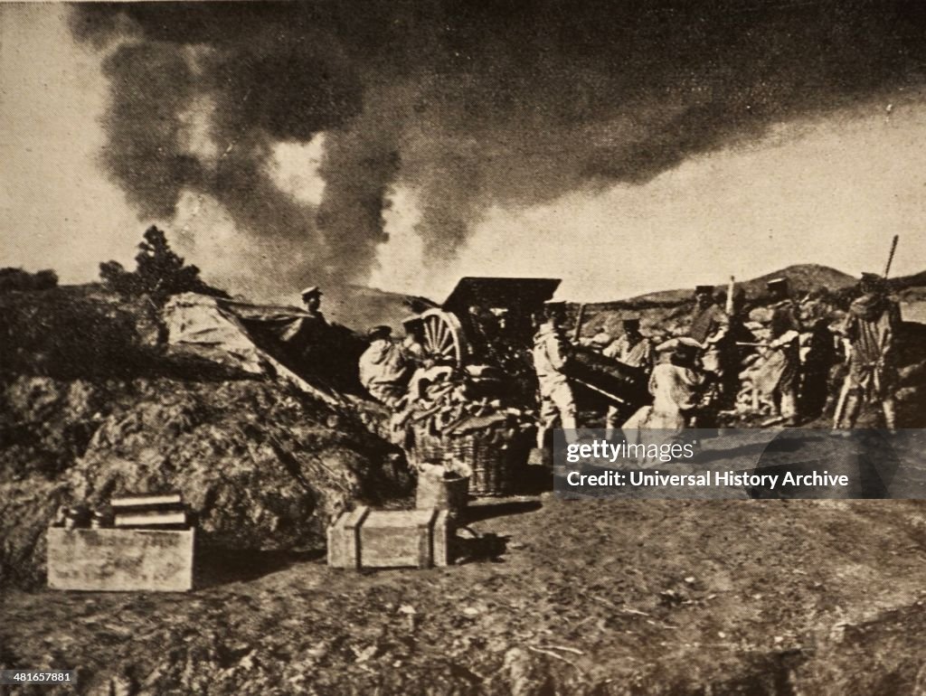 Japanese cannons beseige the German Chinese province of Tsingtao