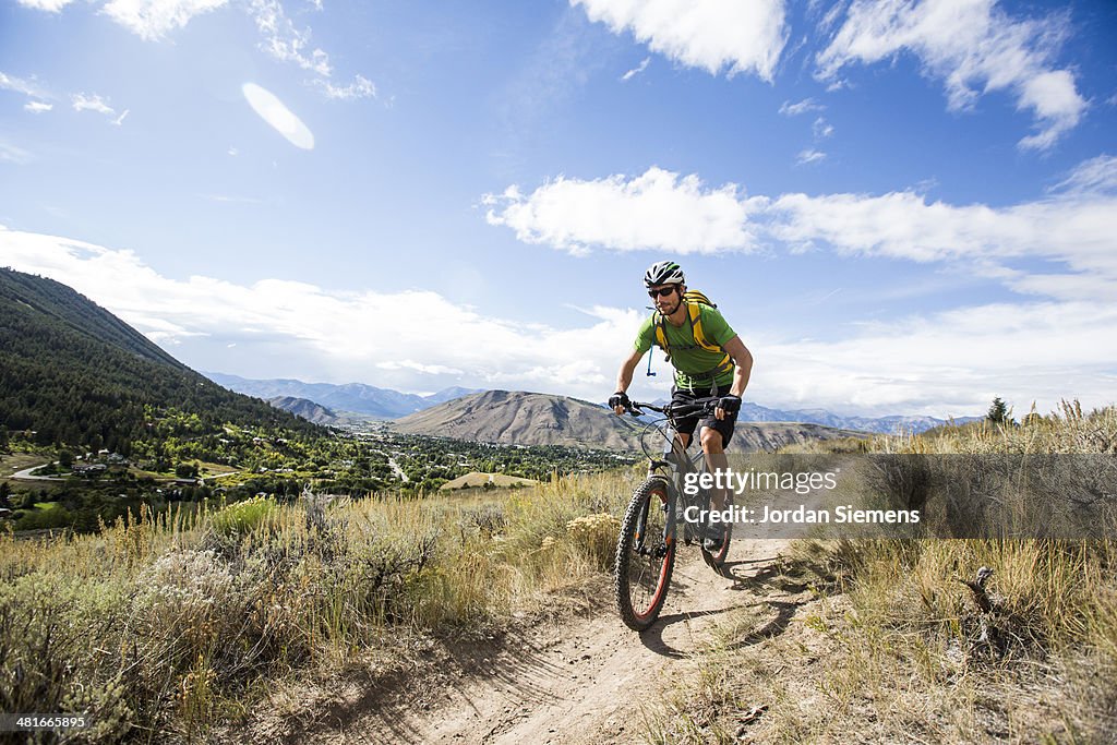 Singletrack Sampler Singletrack Mountain Biking High-Res Stock Photo - Getty Images