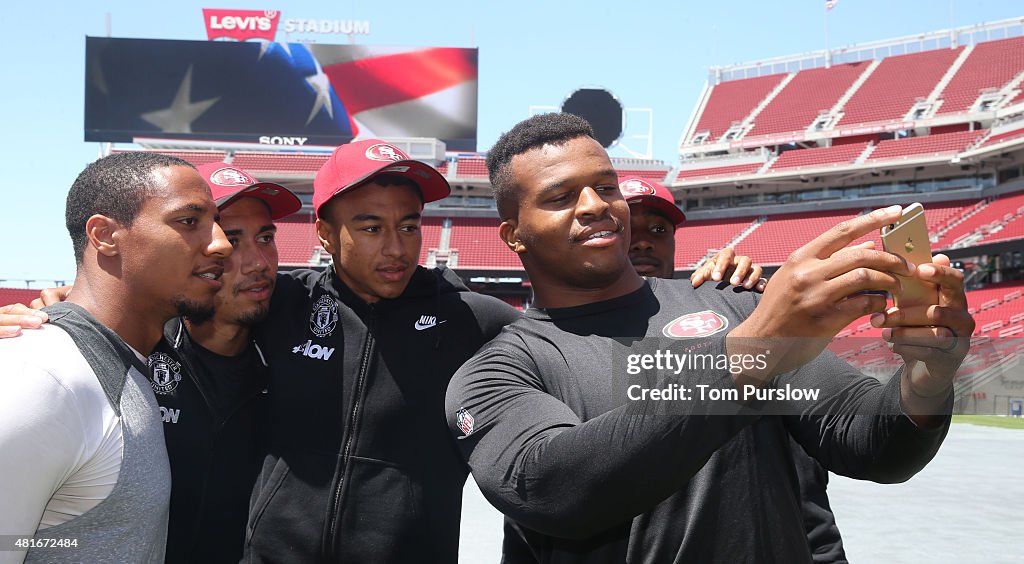 Manchester United Players Meet the San Francisco 49ers