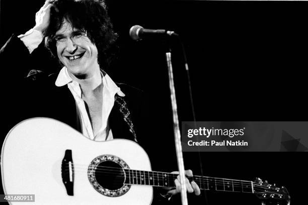 Musician Ray Davies, of the group The Kinks, performs onstage at the Uptown Theater, Chicago, Illinois, June 11, 1978.