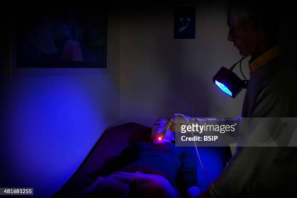 Reportage in the Chrysalide wellness centre in France that specialises in chromotherapy. Dr Bourdin treats a patient through colour using a LED.