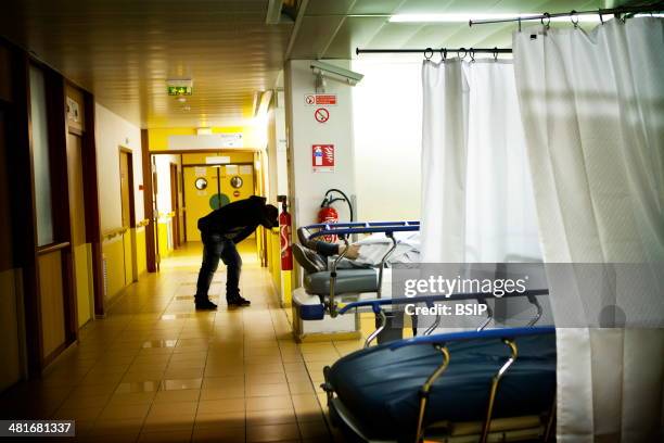 Reportage at night in the A&E department of Robert Ballanger general hospital, France.