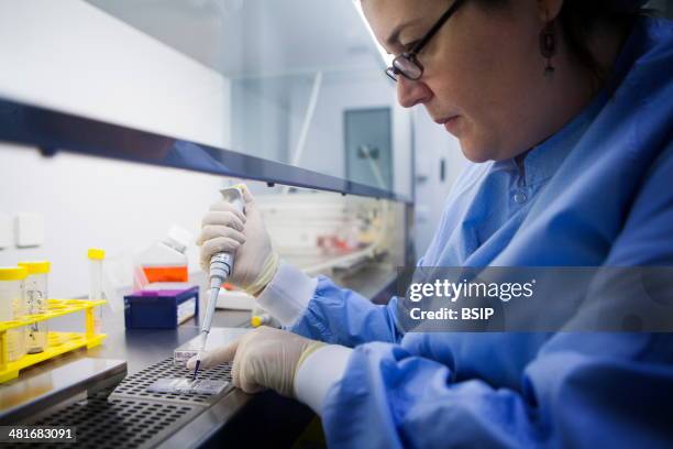 Reportage in a laboratory which develops therapeutic vaccinations to treat small-cell lung cancer, using optimised cryptic peptide technology. These...