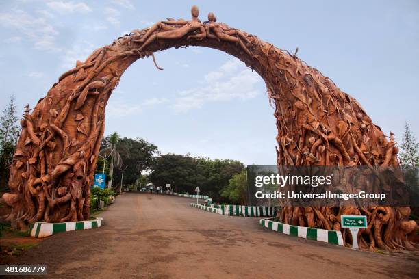 Archway carved with human sculptures at a park entrance, Kailasagiri Park, Visakhapatnam, Andhra Pradesh, India.