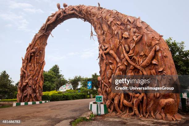 Archway carved with human sculptures at a park entrance, Kailasagiri Park, Visakhapatnam, Andhra Pradesh, India.