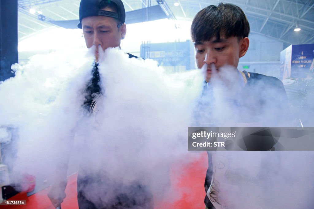 TOPSHOT-CHINA-ECONOMY-VAPE-EXPO