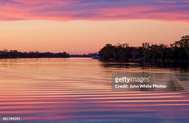 murray river sunset. south australia. - murray river foto e immagini stock