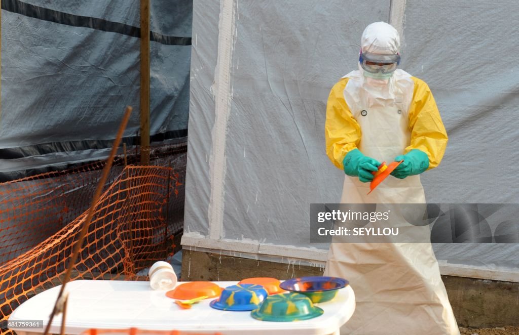 TOPSHOT-GUINEA-HEALTH-EBOLA