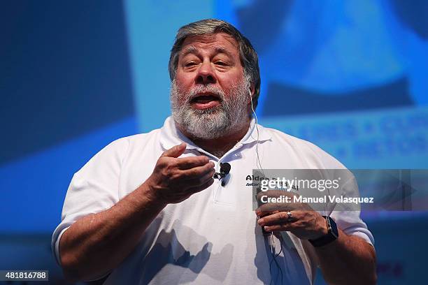 13 Steve Wozniak At Aldea Digital 2015 In Mexico Stock Photos, High-Res ...