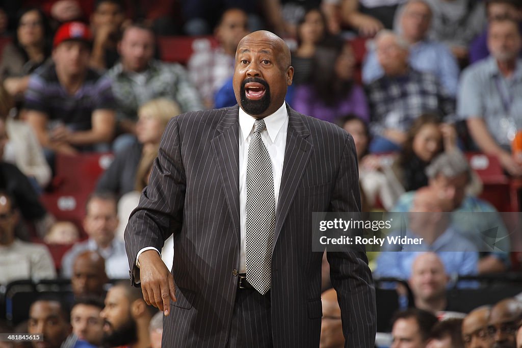 New York Knicks v Sacramento Kings