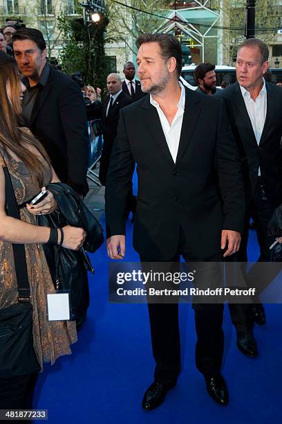 Actor Russell Crowe arrives for the Paris premiere of "Noah" directed by Darren Aronofsky at Cinema Gaumont Marignan on April 1, 2014 in Paris,...