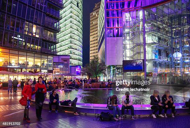 centro sony de berlim - centro sony de berlim imagens e fotografias de stock