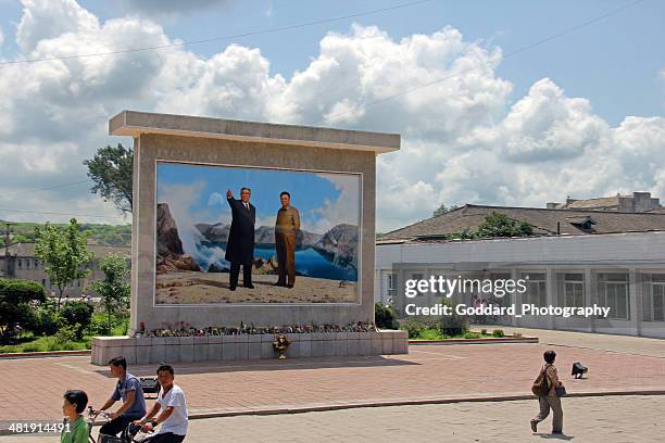 corea, repubblica popolare democratica di corea del nord: kaesong kim murale - kaesong foto e immagini stock