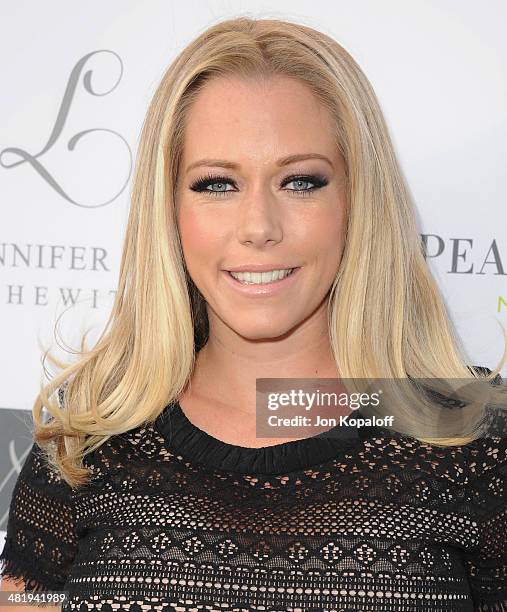 Kendra Wilkinson arrives at A Pea In The Pod And Jennifer Love Hewitt Celebrate The Launch Of "L By Jennifer Love Hewitt" at A Pea In The Pod on...