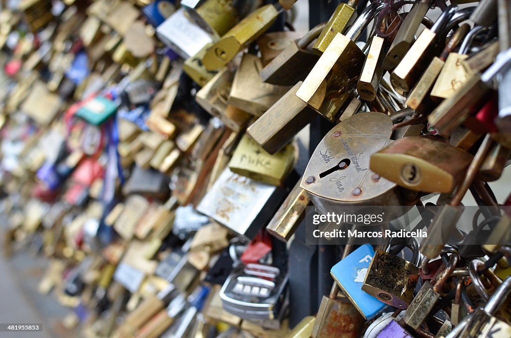 Love locks, Paris