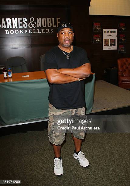 Chuck Rapper Man Plans God Laughs Photos and Premium High Res Pictures - Getty Images