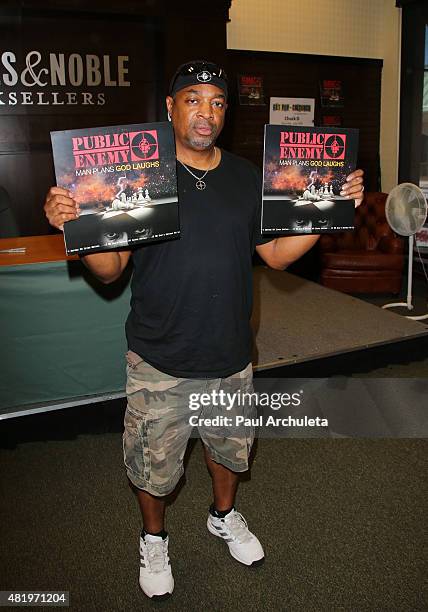 Chuck Rapper Man Plans God Laughs Photos and Premium High Res Pictures - Getty Images