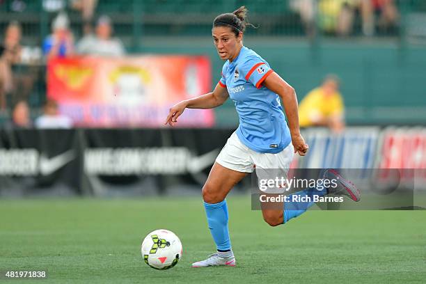 Carli Lloyd of the Houston Dash controls the ball against the Western New York Flash during the first half at Sahlen's Stadium on July 25, 2015 in...