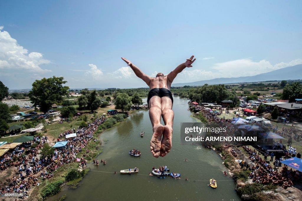 TOPSHOT-KOSOVO-DIVING-BRIDGE-COMPETITION