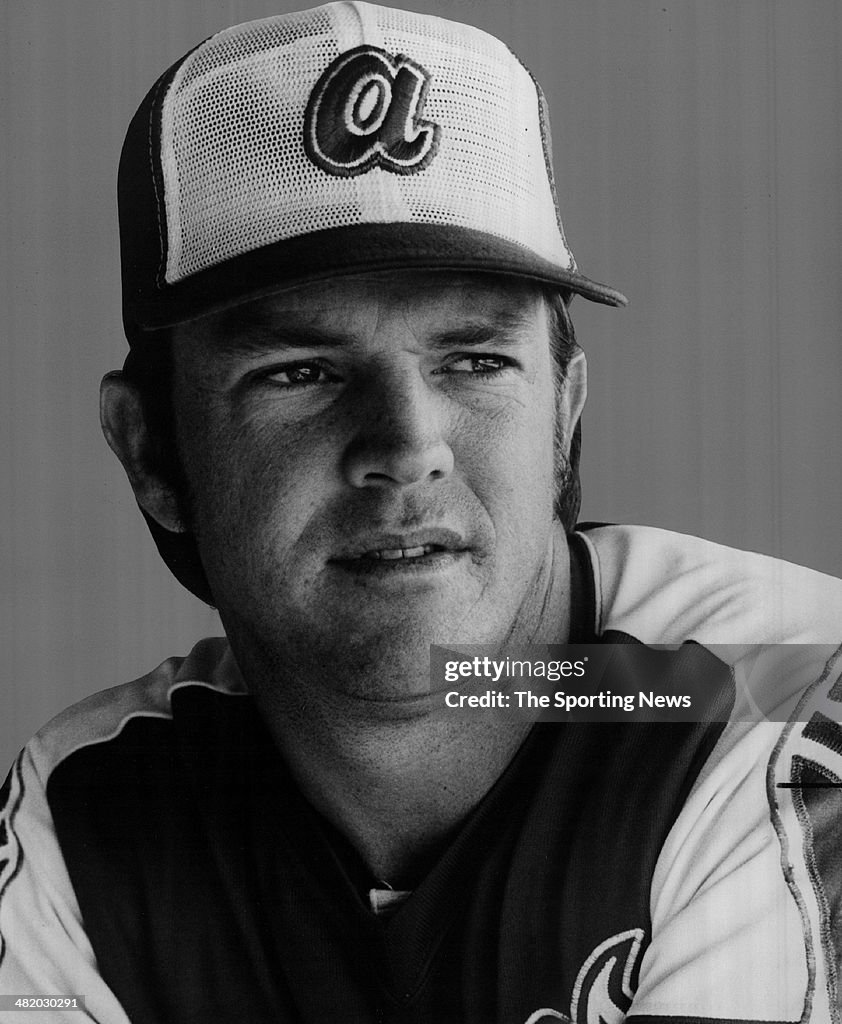 Vicky Correll Vic Correll of the Atlanta Braves looks on circa 1975. News Photo ...